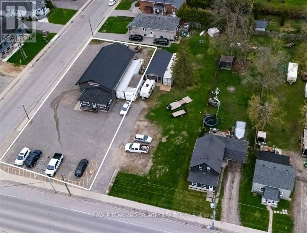 Kawartha Lakes (lindsay), ON K9V1G9,118 QUEEN STREET N