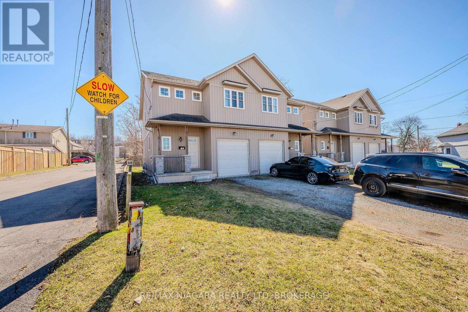 St. Catharines (burleigh Hill), ON L2T1C9,33B PINECREST AVENUE