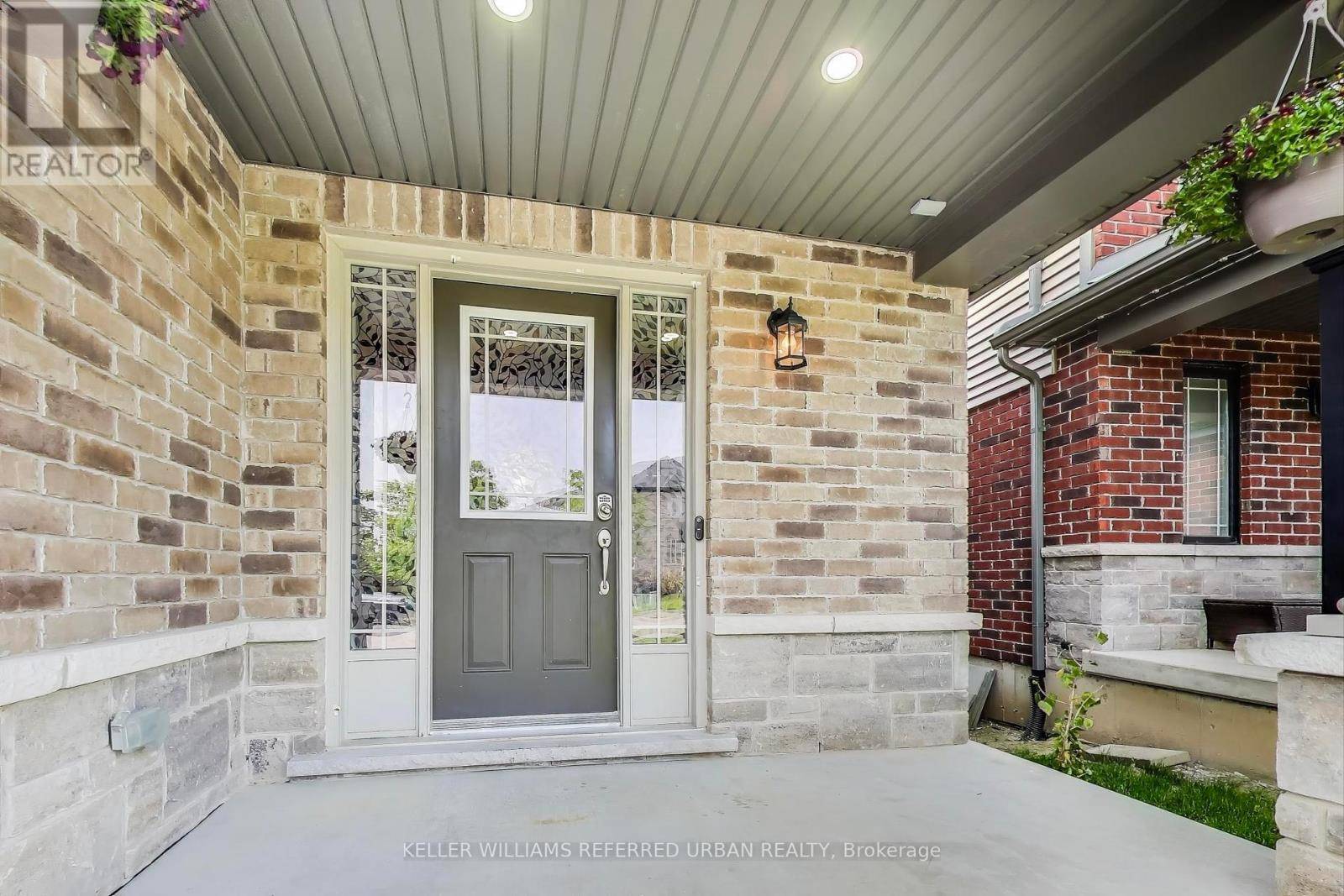 Hamilton (binbrook), ON L0R1C0,7 GRANDSTAND DRIVE