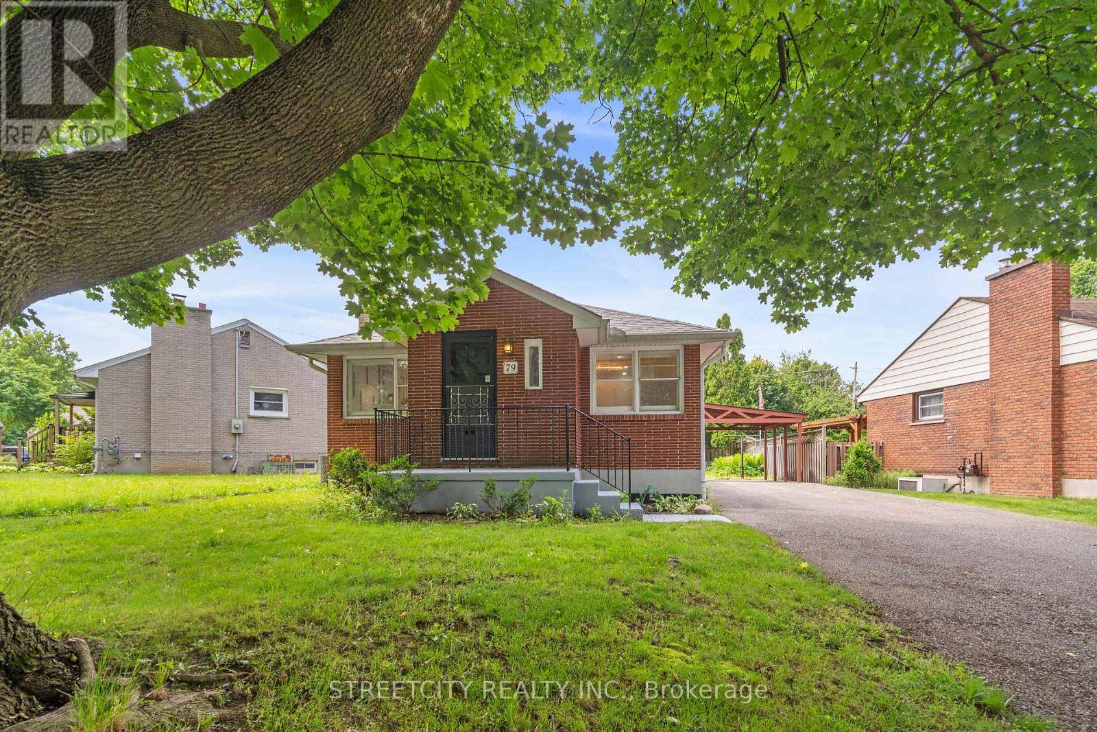 79 GLASS AVENUE, London East (east N), ON N5W1Z8
