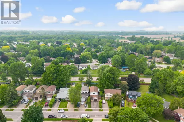 Guelph (willow West/sugarbush/west Acres), ON N1H6W3,106 QUEENSDALE CRESCENT