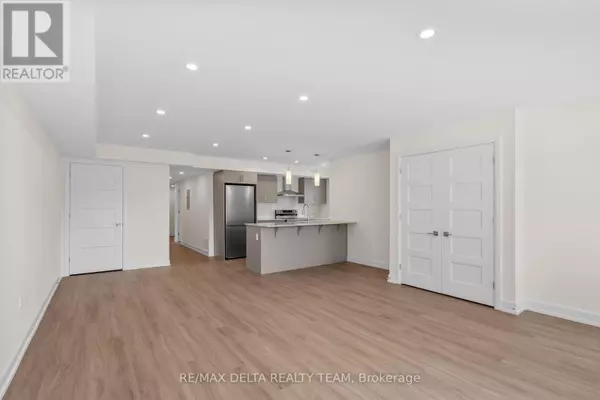 Ottawa, ON K2G1L2,77 Granton AVE #D