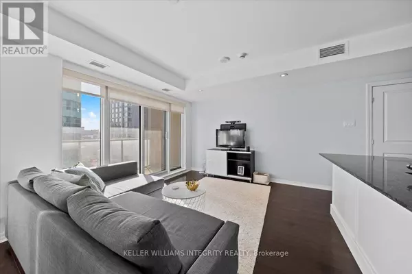 Ottawa, ON K1N0B7,242 RIDEAU ST #909