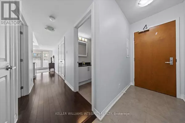 Ottawa, ON K1N0B7,242 RIDEAU ST #909