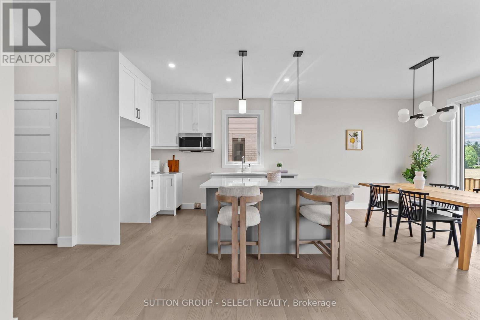 Lucan Biddulph (granton), ON N0M1V0,7966 FALLON DR #9