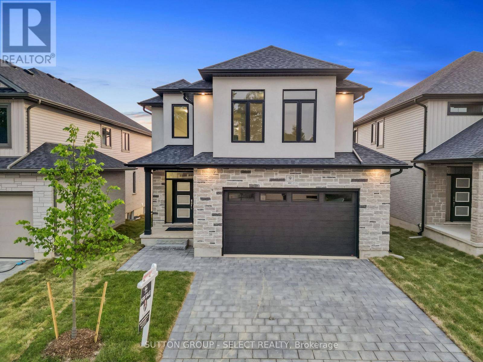 7966 FALLON DR #9, Lucan Biddulph (granton), ON N0M1V0