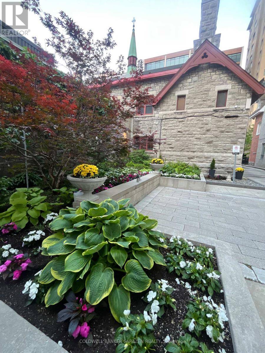 Ottawa, ON K1R0B3,428 Sparks ST #1501