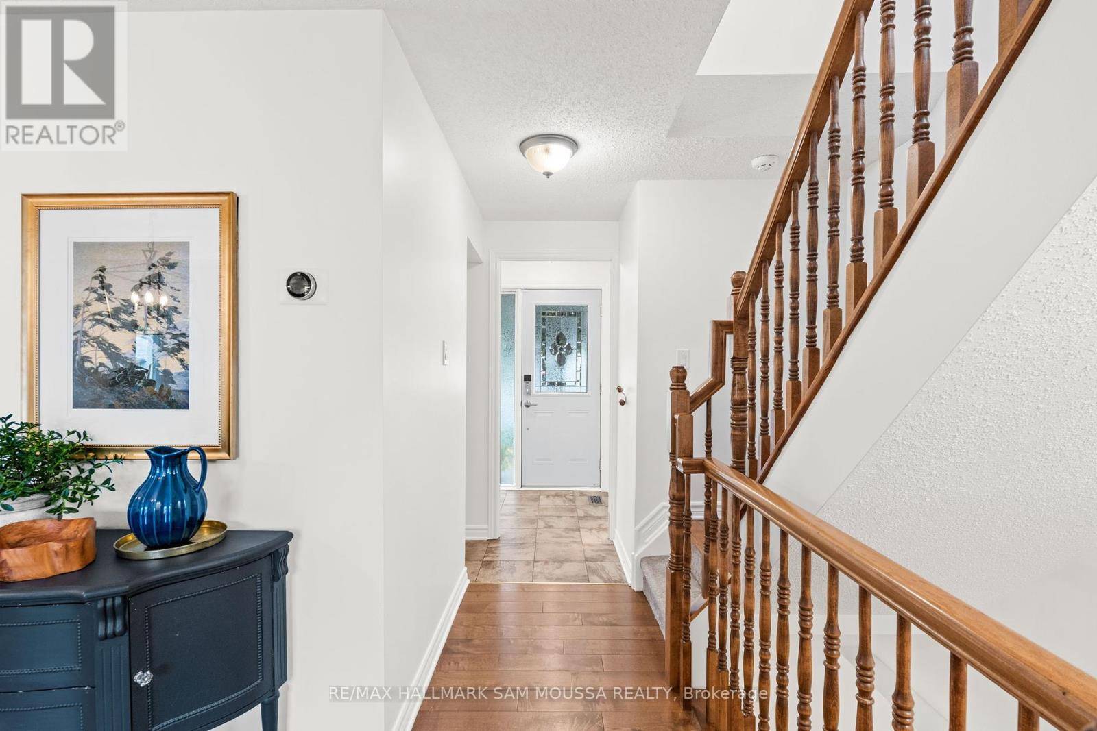 Ottawa, ON K2J2B1,19 BERKSHIRE WAY