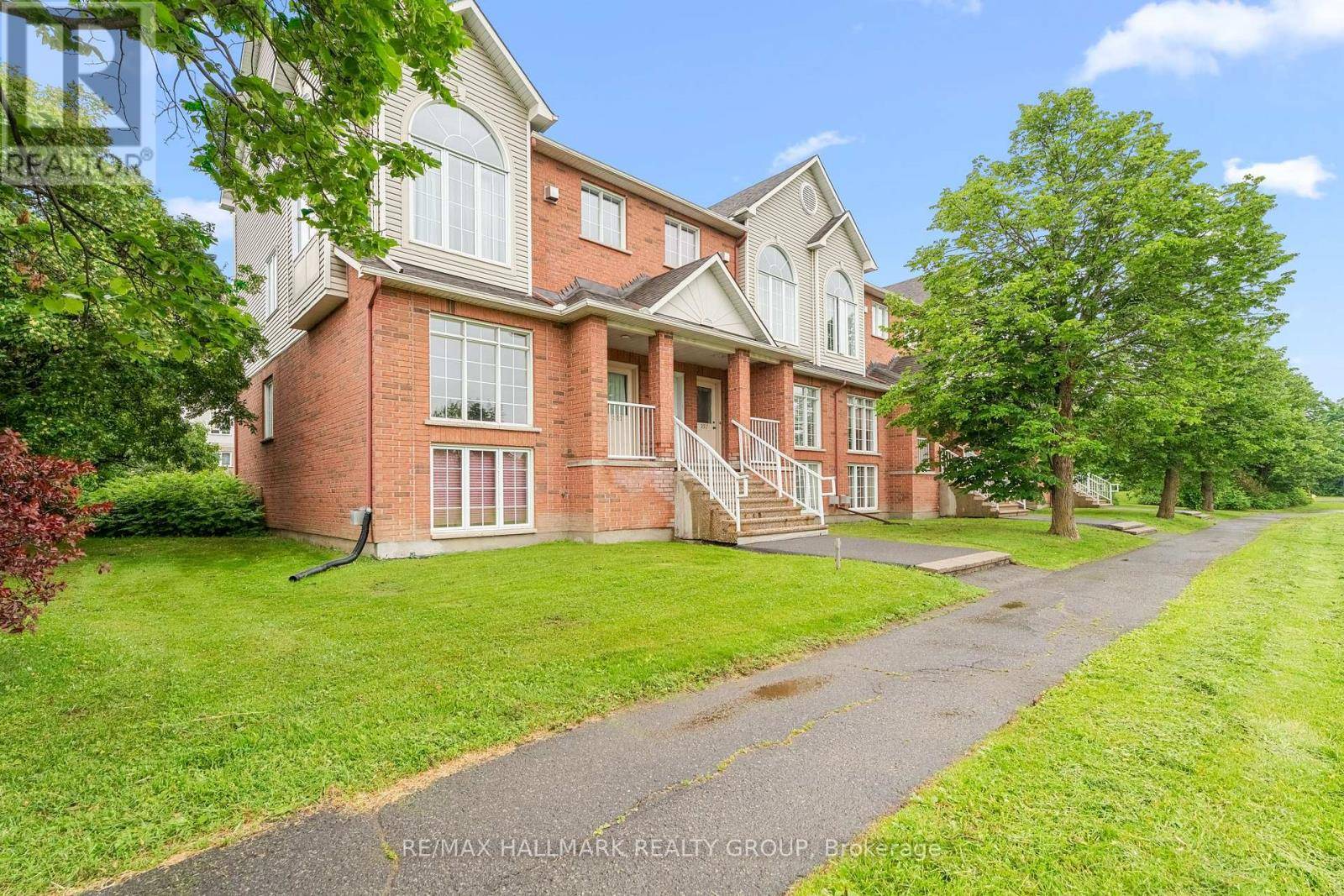 Ottawa, ON K1G6N7,251 FORESTGLADE CRESCENT