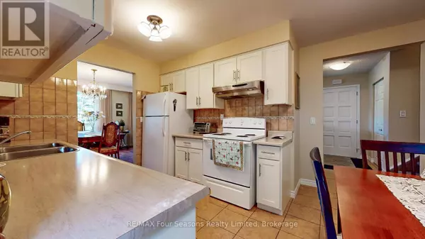 Blue Mountains, ON N0H2P0,76 ARTHUR STREET E