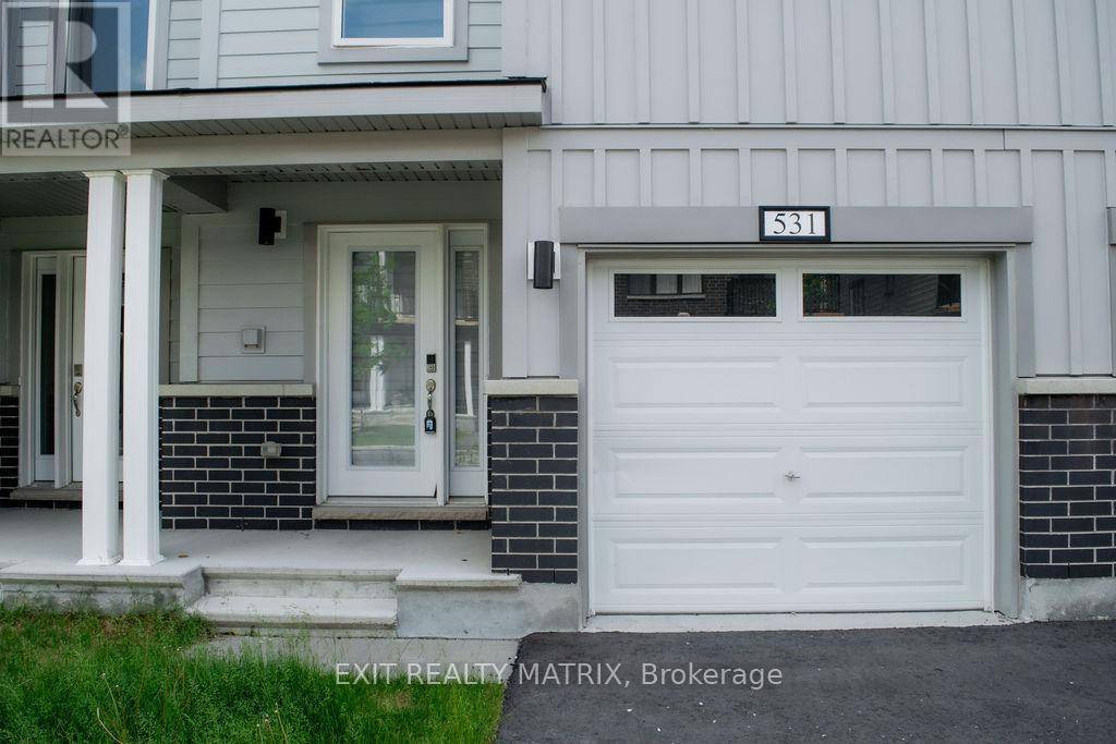 531 WOVEN PRIVATE NW, Ottawa, ON K2S3B2