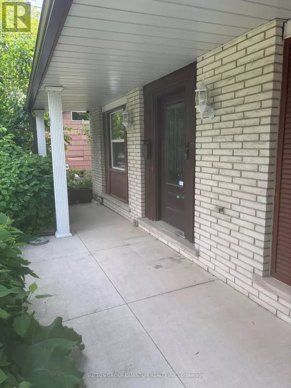 Hamilton (stoney Creek), ON L8E3B2,72 TEAL AVENUE