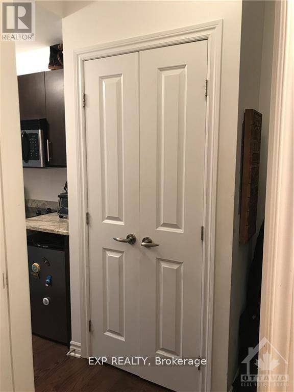 Ottawa, ON K2P1B5,429 KENT ST #311
