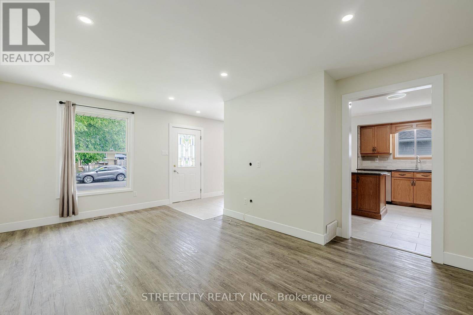 London South (south X), ON N6E2E7,144 LACEY CRESCENT