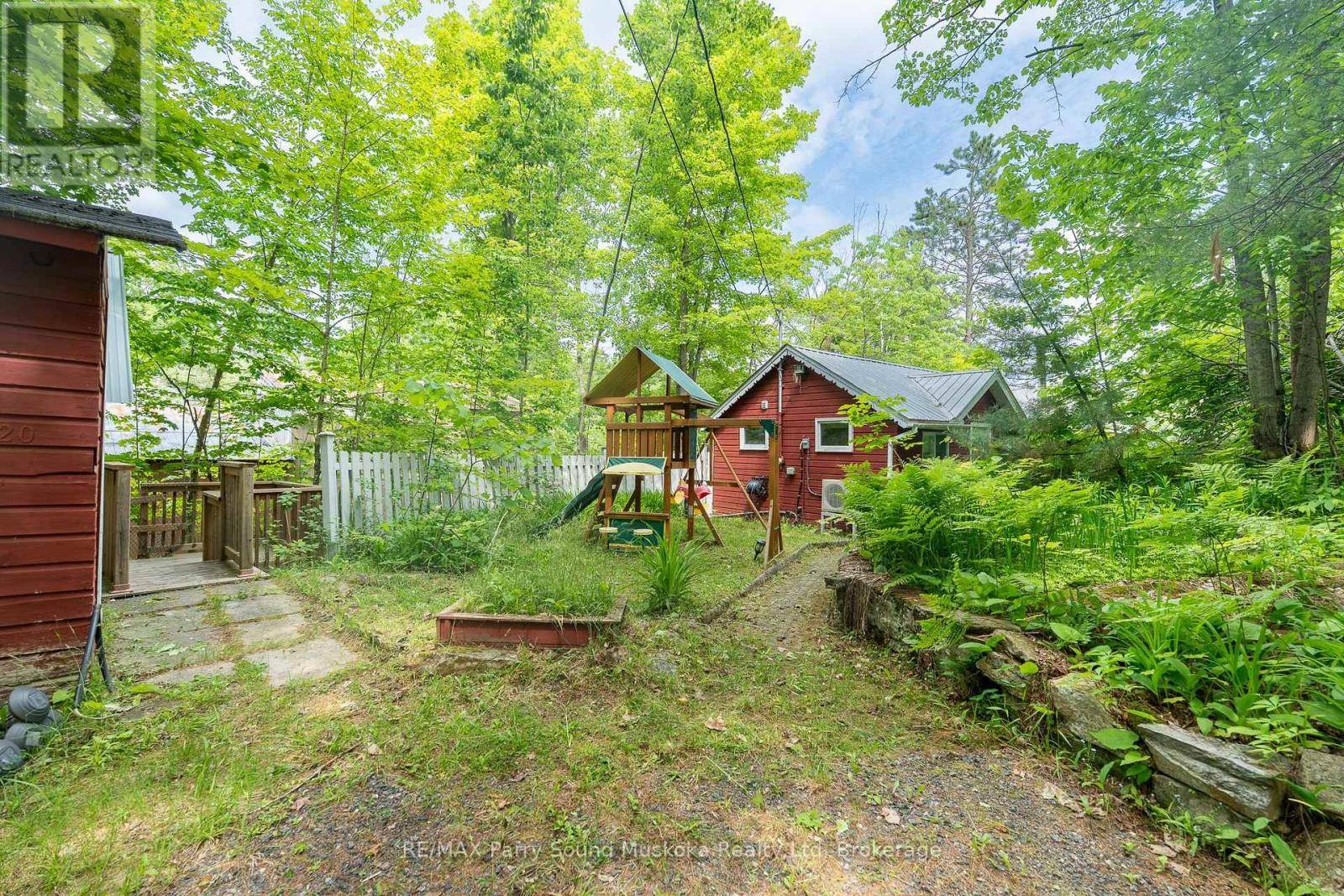 Muskoka Lakes (wood (muskoka Lakes)), ON P0C1M0,1003 ECKFORD ROAD