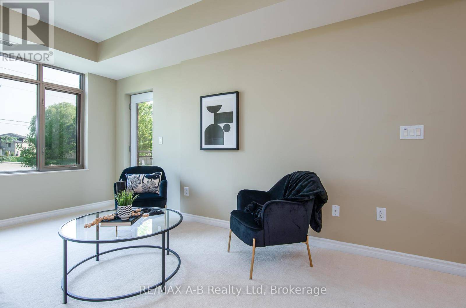 Stratford, ON N5A0A2,400 Romeo ST North #202