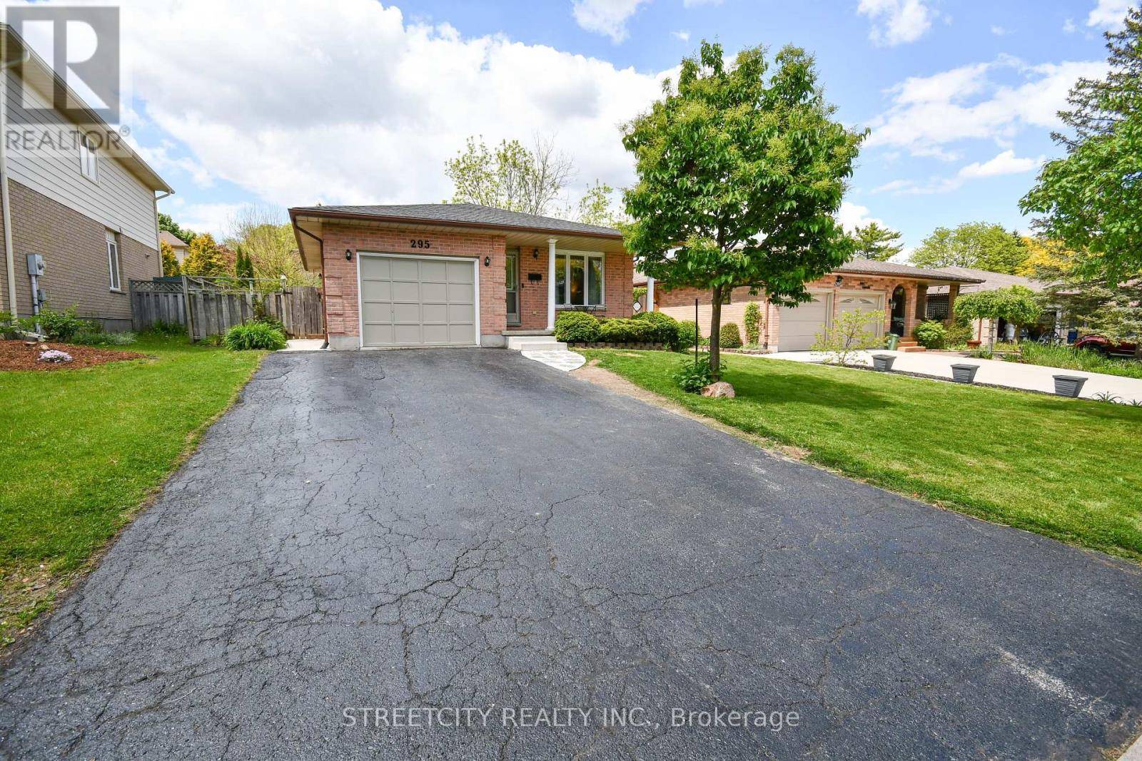 London North (north K), ON N6G4G9,295 WALMER GROVE