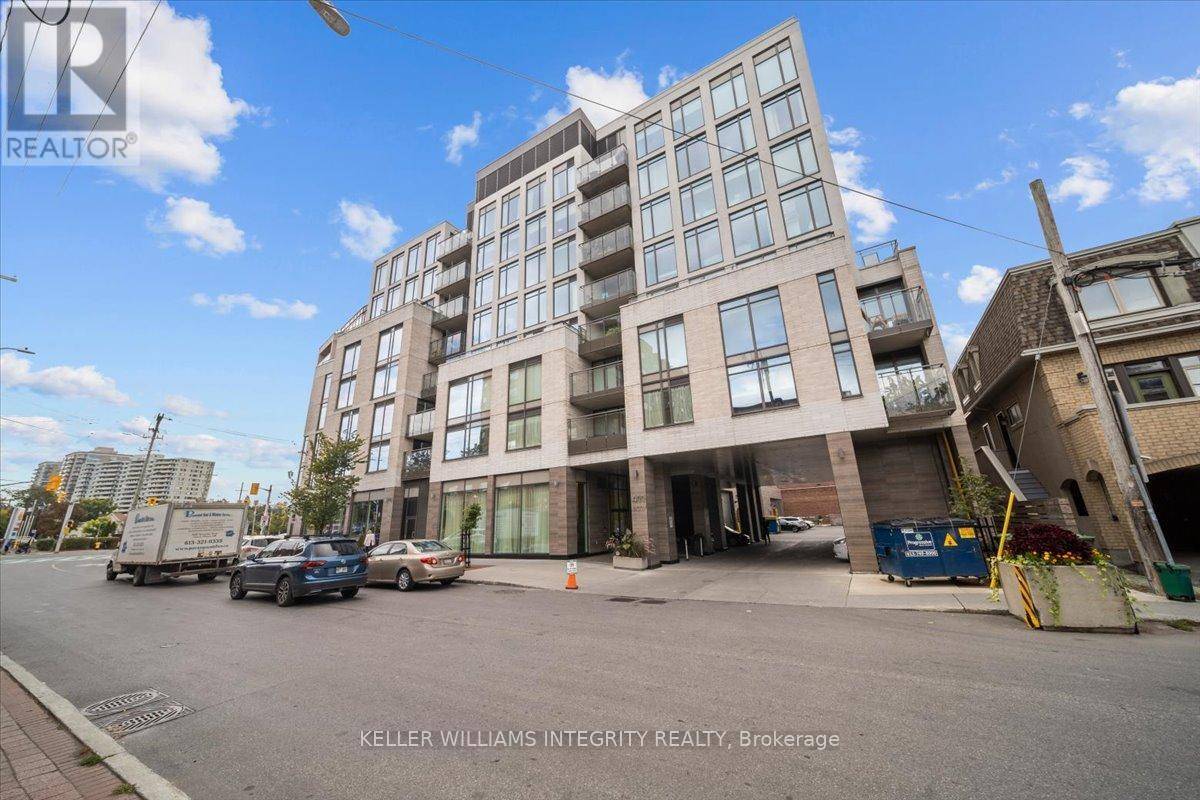 Ottawa, ON K1M2C5,411 Mackay ST #304