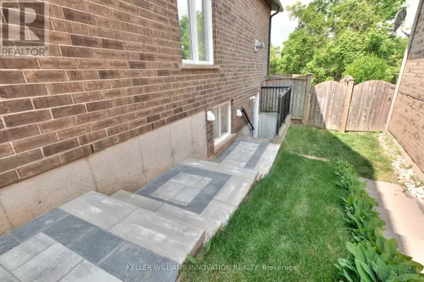 Kitchener, ON N2P0B8,556 Netherwood CRES #LOWER