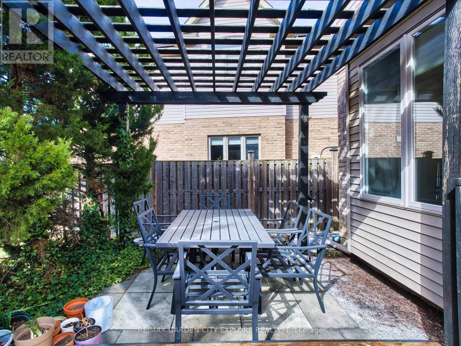 St. Catharines (rykert/vansickle), ON L2S4B4,29 AGINCOURT CRESCENT