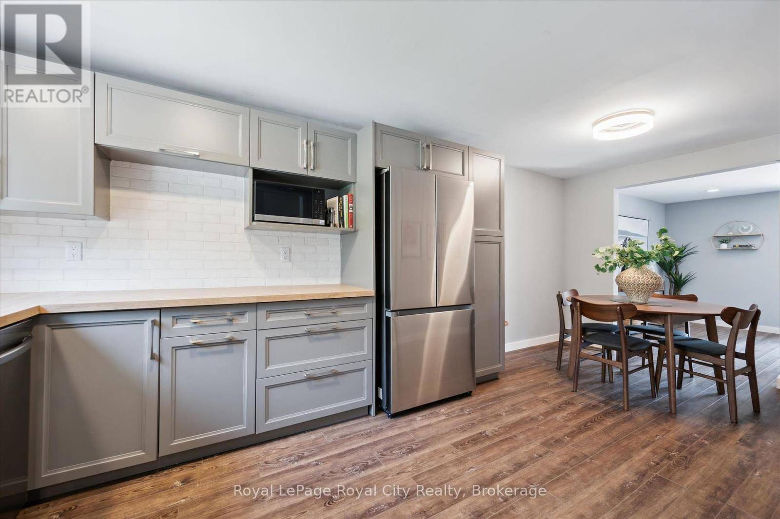 Guelph (victoria North), ON N1E3K7,120 Country Club DR West #16