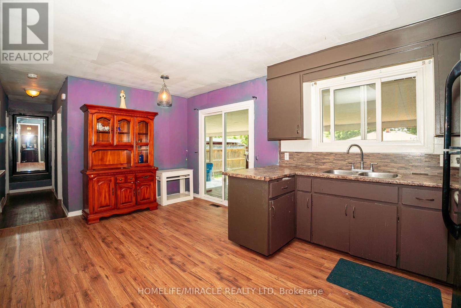 Chatham-kent, ON N7M5A2,84 DUNVEGAN DRIVE