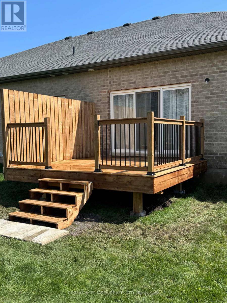 Brockville, ON K6V7J2,114 ADLEY DRIVE