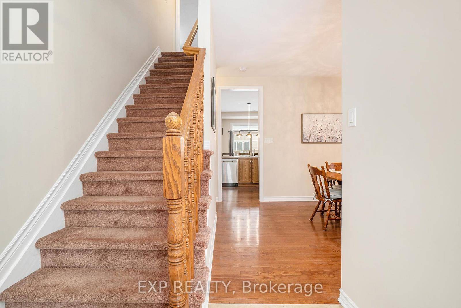 Ottawa, ON K2J5X1,405 MEADOWHAWK CRESCENT
