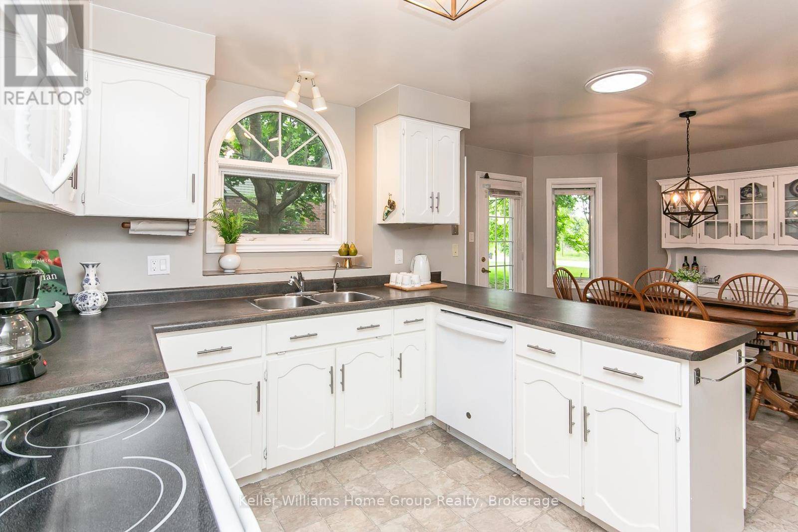 Guelph/eramosa (rockwood), ON N0B2K0,131 MACLENNAN STREET