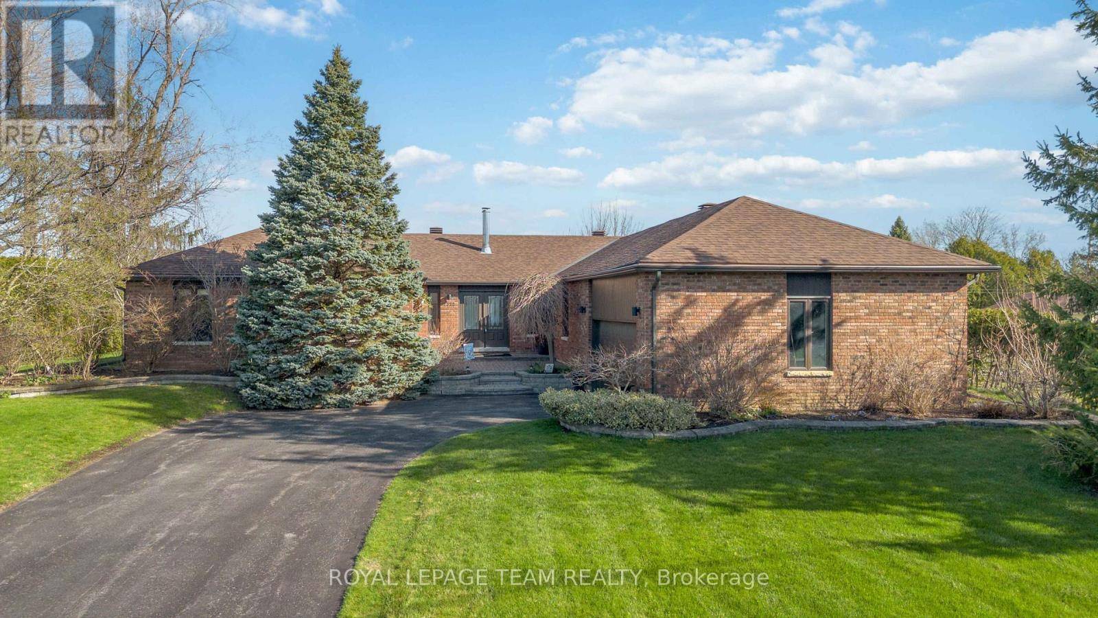 1322 JOHNSTON DRIVE, Ottawa, ON K4P1A4