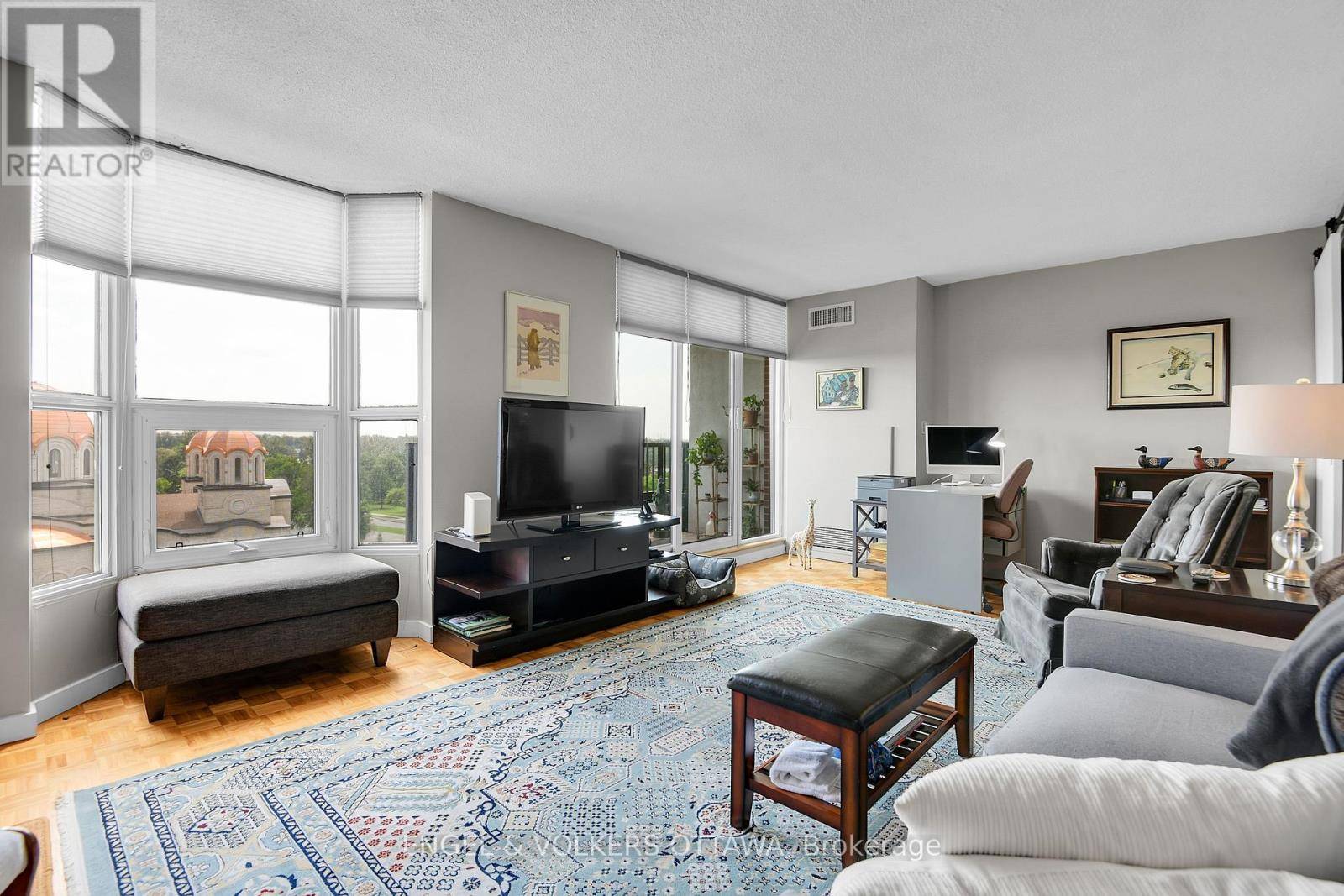 Ottawa, ON K1V8W6,2951 Riverside DR #810