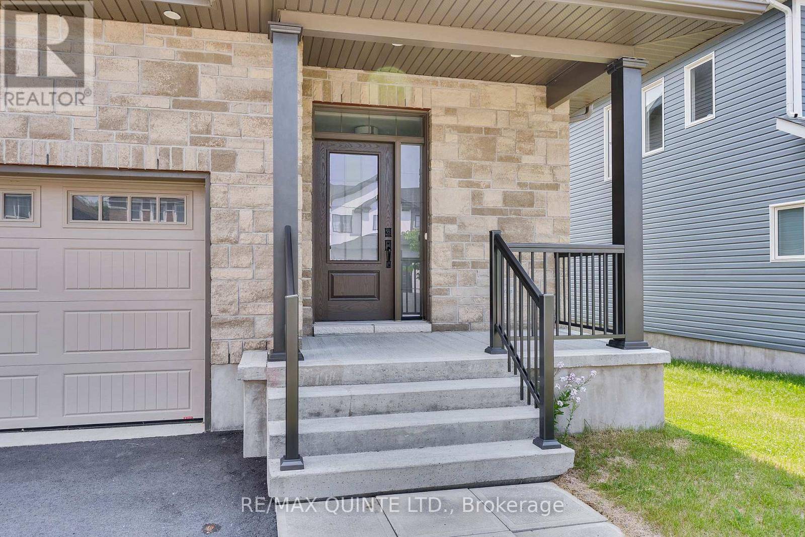 Kingston, ON K7K0J3,753 RIVERVIEW WAY