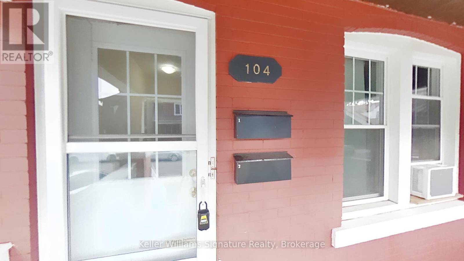 104 Rosslyn AVE North #2, Hamilton (crown Point), ON L8L7P4