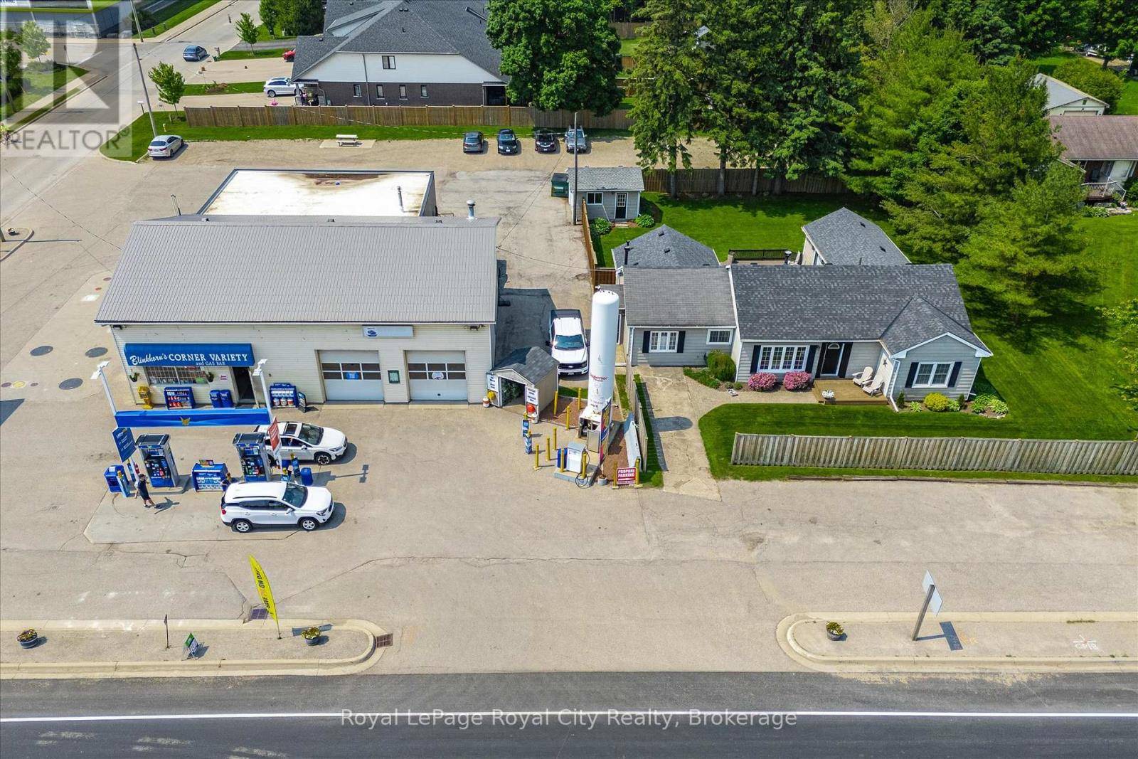 Centre Wellington (fergus), ON N1M2W3,935 ST. DAVID STREET N