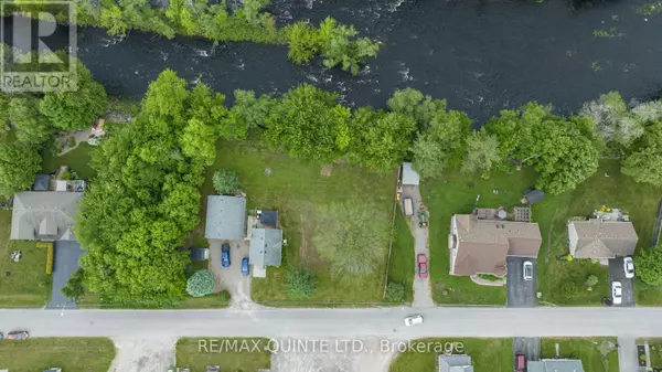 Tweed (tweed (village)), ON K0K3J0,210 ALEXANDER STREET