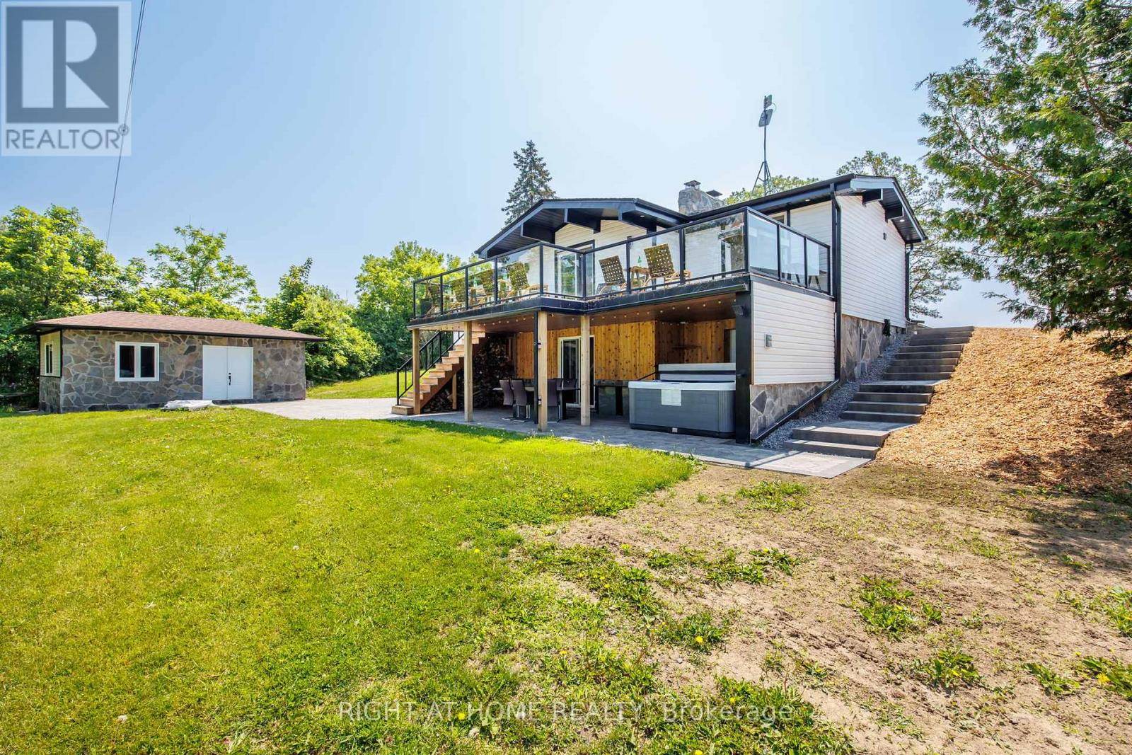 Prince Edward County (hillier Ward), ON K0K1T0,4670 COUNTY ROAD 1 ROAD