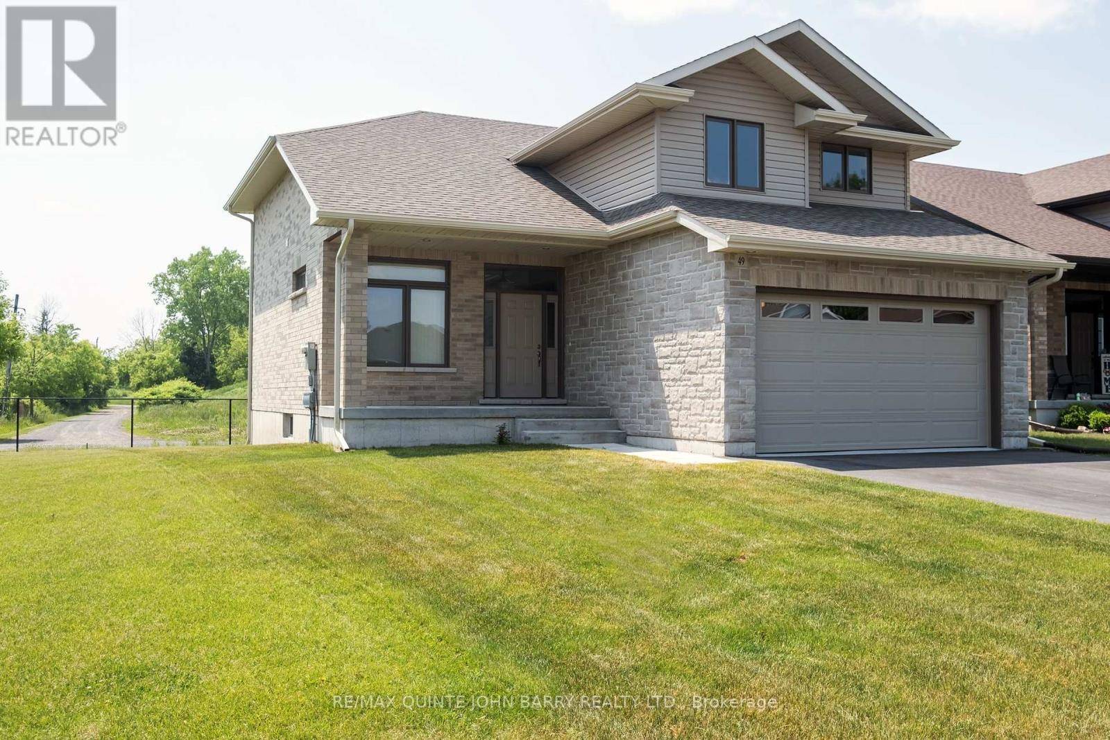Belleville (belleville Ward), ON K8N0G8,49 LANARK DRIVE