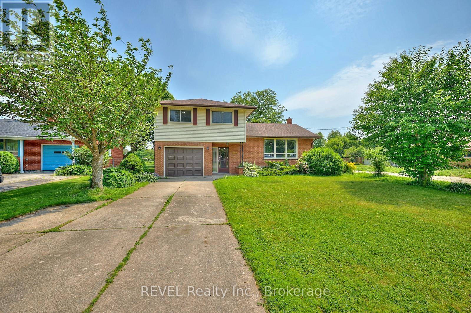 Niagara Falls (stamford), ON L2J1X3,6724 MCMICKING STREET