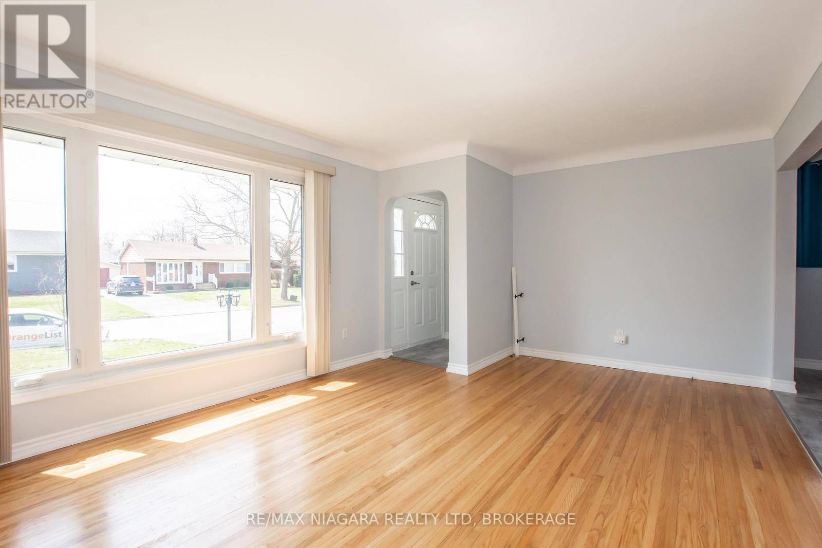 St. Catharines (e. Chester), ON L2P3E8,12 MILTON ROAD
