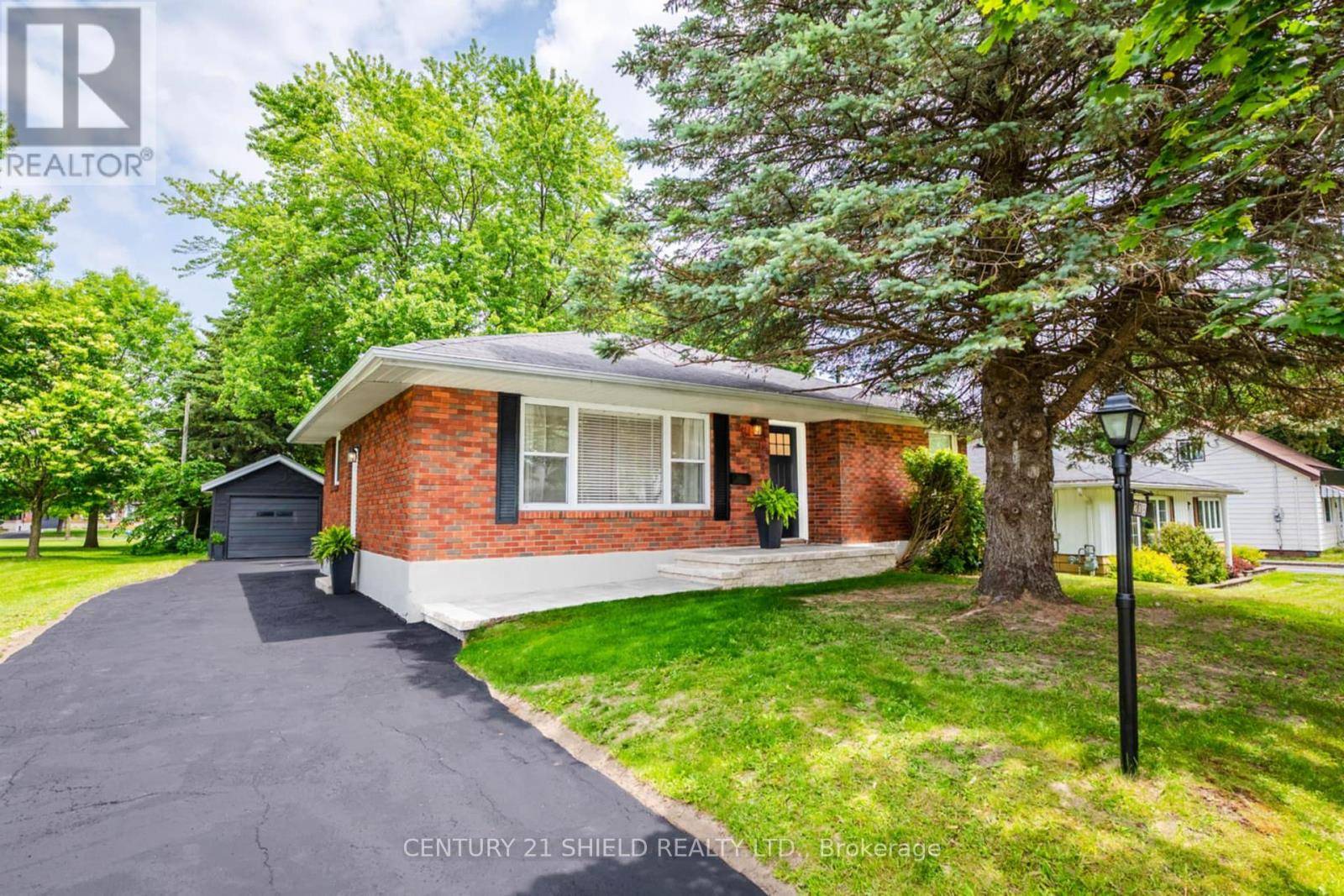 208 ANTHONY STREET, Cornwall, ON K6H5K3