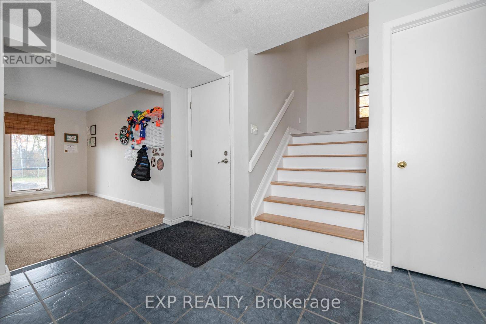 Ottawa, ON K4B1K4,1238 BARNWELL CRESCENT