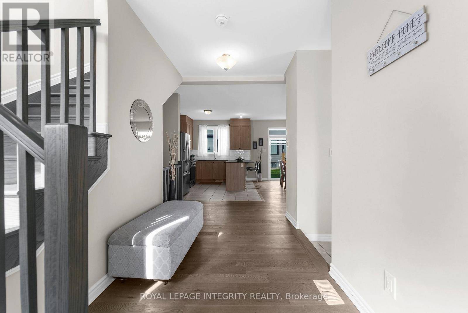 Ottawa, ON K1W0N3,724 VENNECY TERRACE