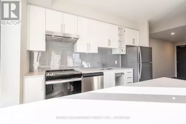 Hamilton (central), ON L8P0C6,15 QUEEN ST South #2014