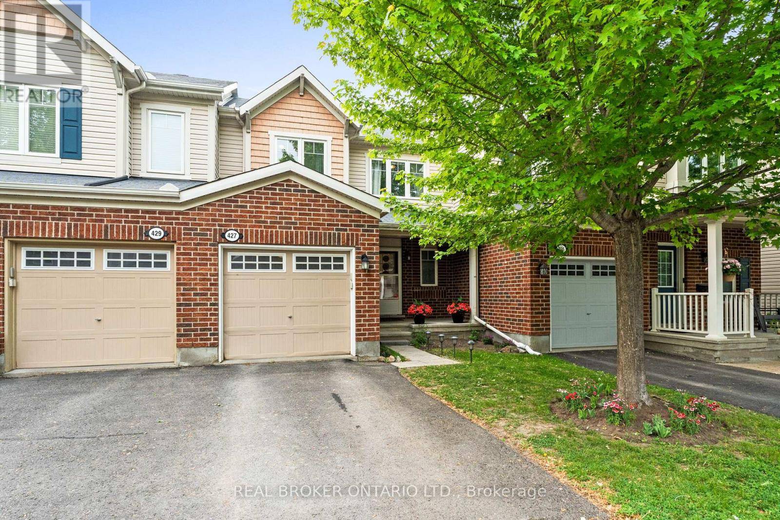 Ottawa, ON K2S0M6,427 VENDEVALE AVENUE