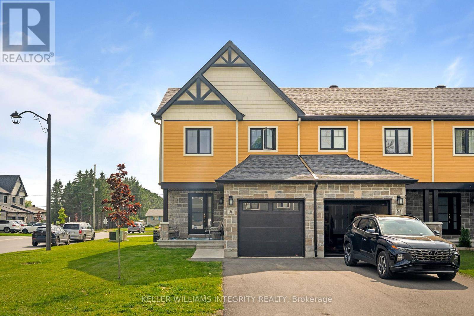 Clarence-rockland, ON K4K0M2,166 DION AVENUE