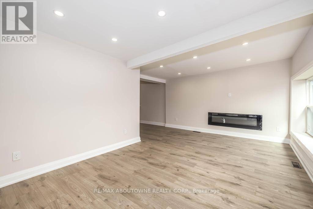 Hamilton (landsdale), ON L8L5C4,131 WEST AVENUE N