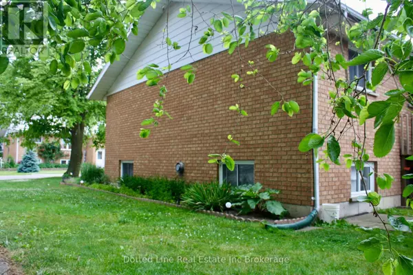 Aylmer, ON N5H3E6,214 South ST West #15