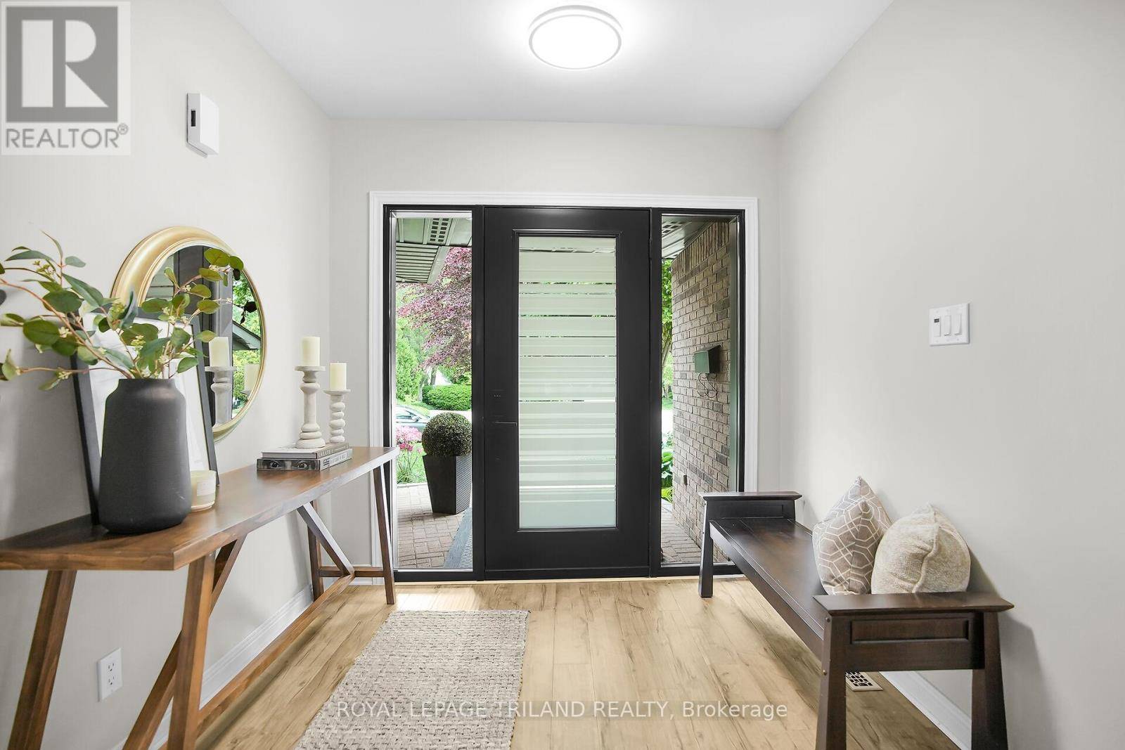 London North (north Q), ON N6H4P7,770 CLEARVIEW CRESCENT