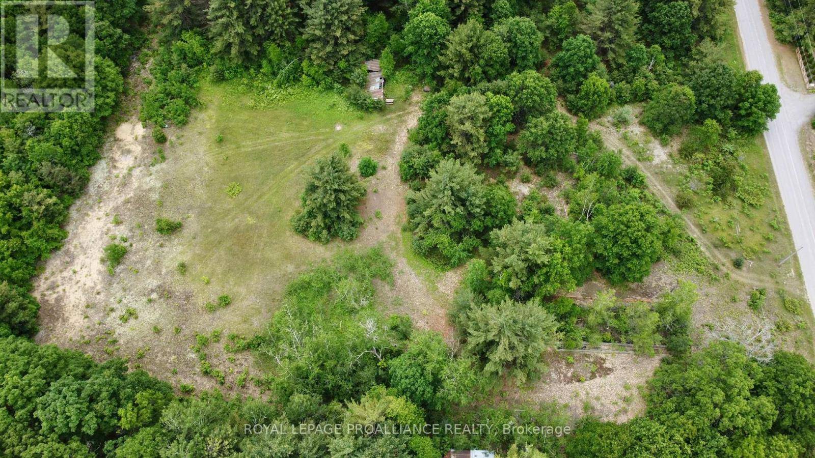Brighton, ON K0K1H0,207 MIDDLE RIDGE ROAD