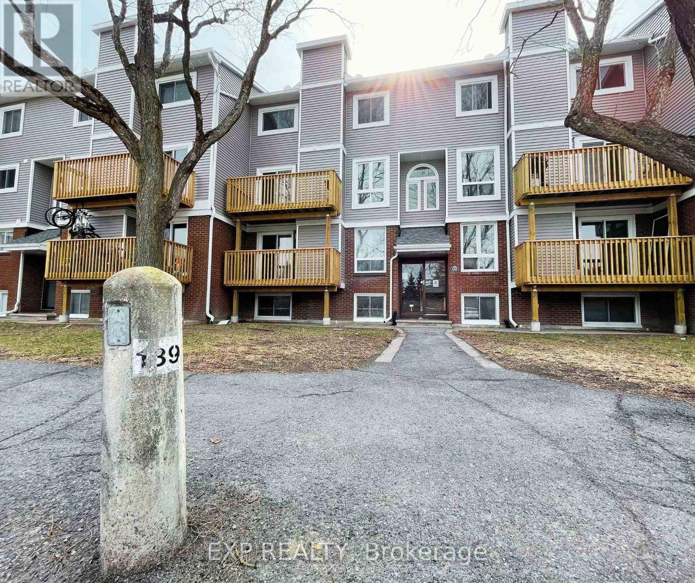 440 Fenerty CT #7, Ottawa, ON K2L3A9